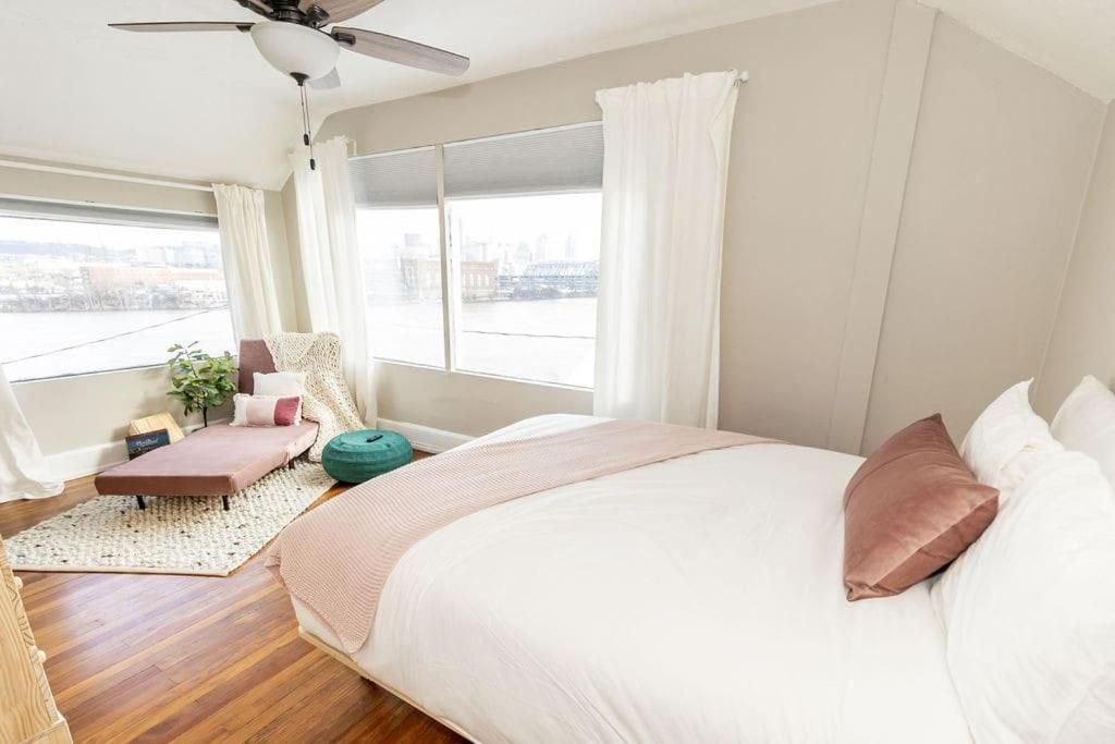 Cozy Riverfront Bungalow With Stunning Views كوفينجتون المظهر الخارجي الصورة