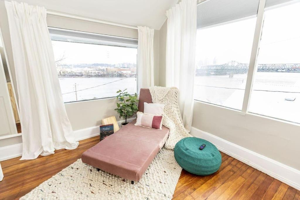 Cozy Riverfront Bungalow With Stunning Views كوفينجتون المظهر الخارجي الصورة